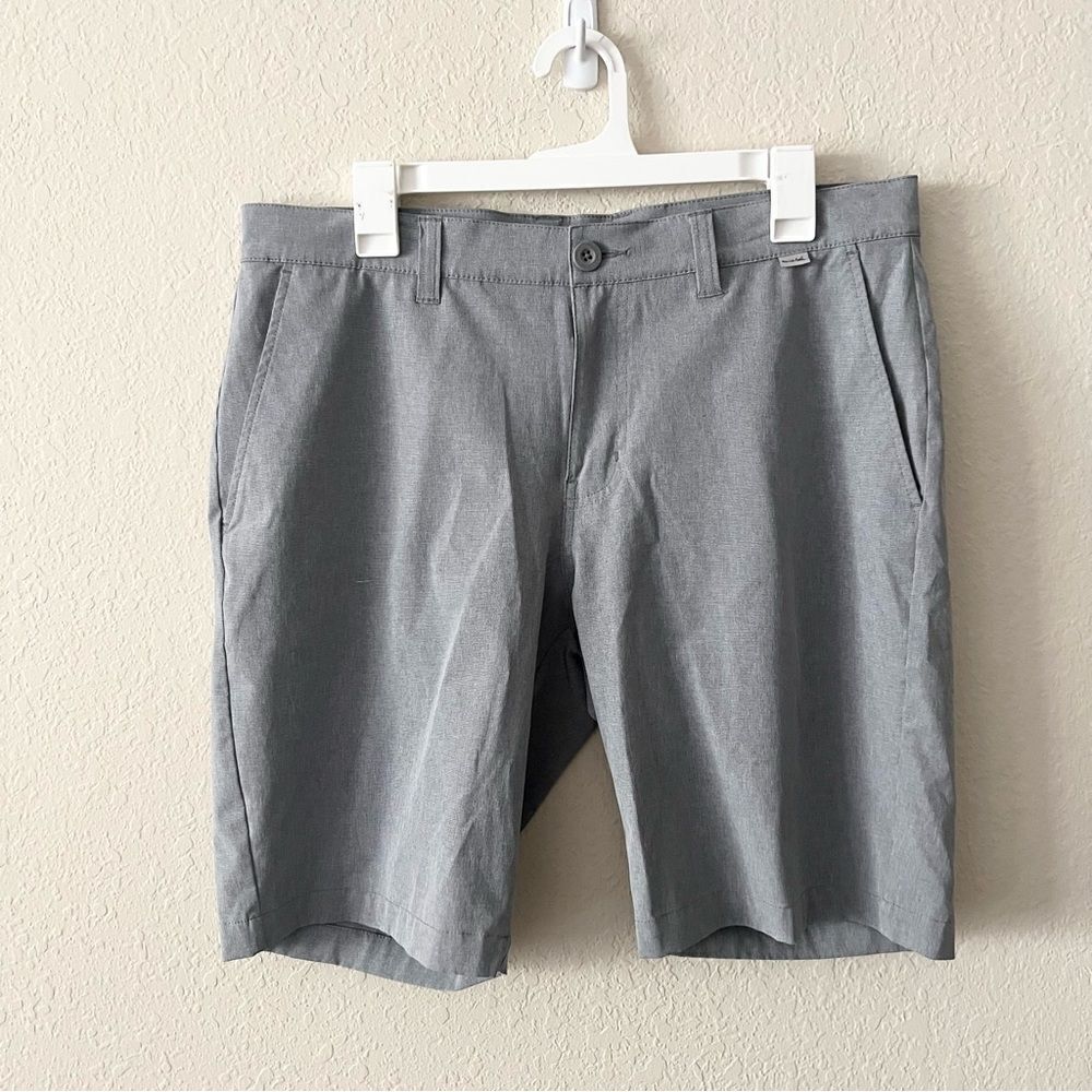 Travis Mathew Gray Golf Performance Chino Stretch Shorts Size 34 Flat Front